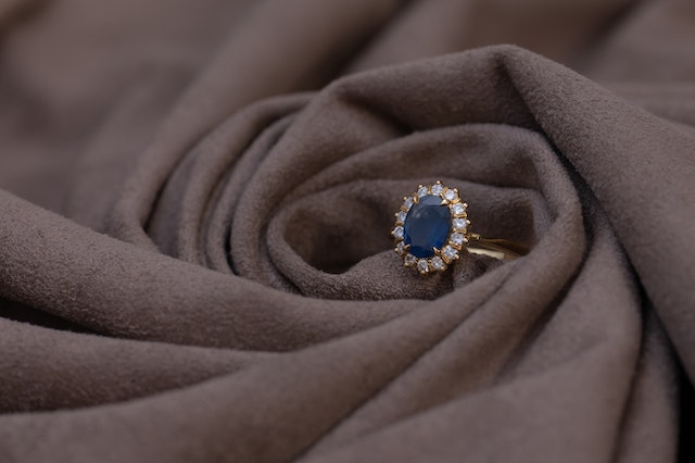 sapphires-is-one-of-popular-gemstone